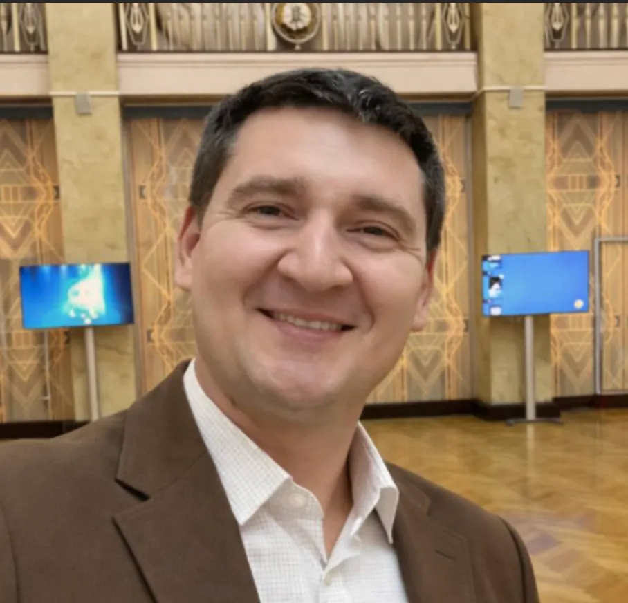 Александр Тарбеев 
Участник третьего потока